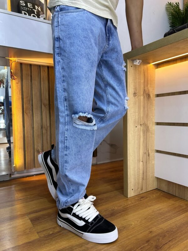 OVERSIZE RASGADO CELESTE FROSTEADO 2 OVERSIZE CELESTE FROSTEADO